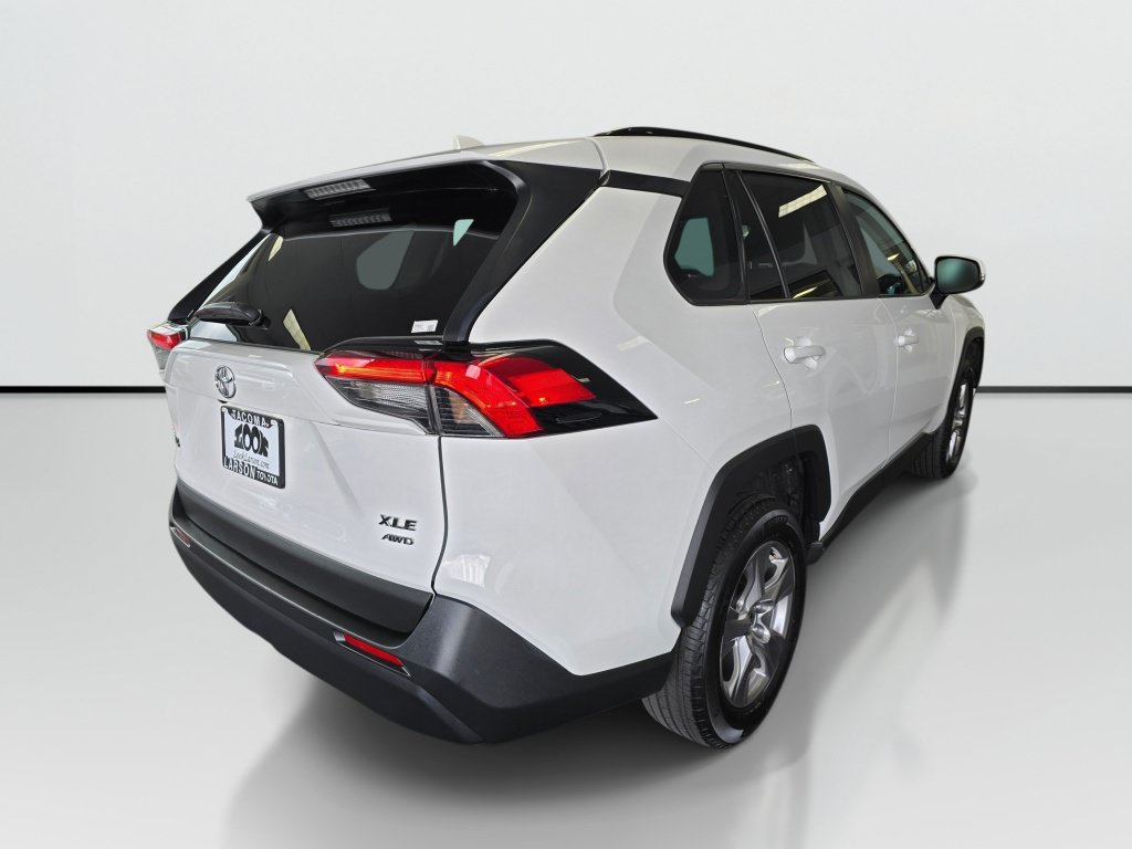 Used 2025 Toyota RAV4 XLE AWD/4WD image 5