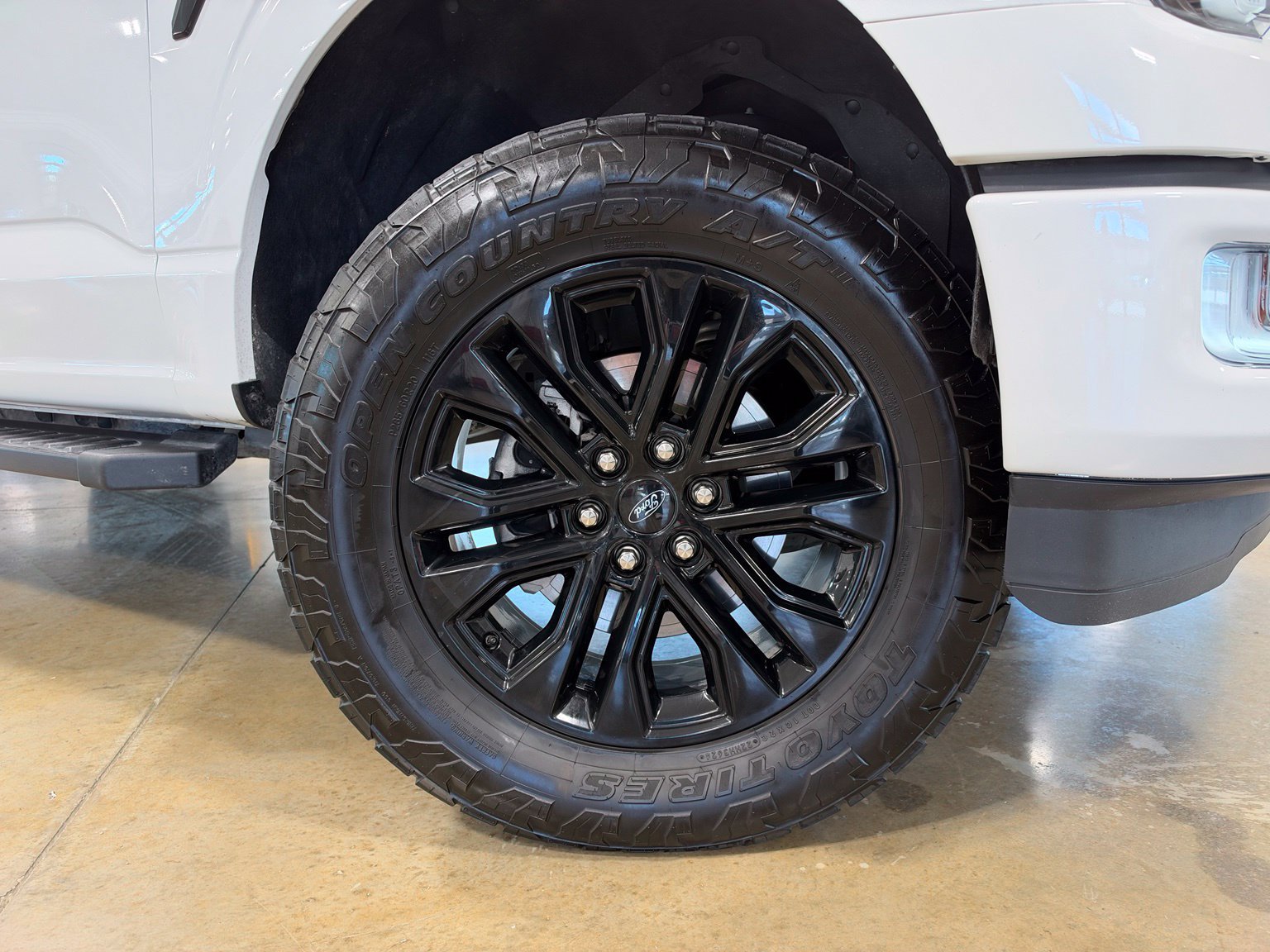 Used 2024 Ford F150 Lariat w/ FX4 Off-Road Package AWD/4WD image 10