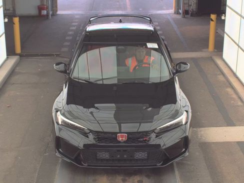 Used 2024 Honda Civic Type R image 3