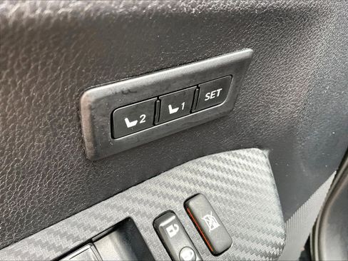 Used 2013 Toyota RAV4 Limited FWD image 38