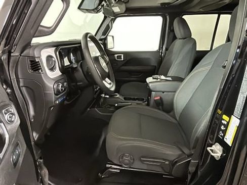 Used 2024 Jeep Wrangler Unlimited Sahara AWD/4WD image 11