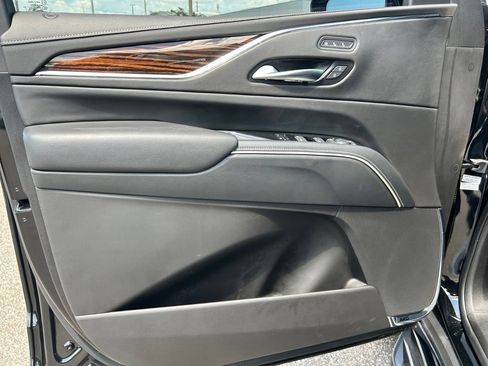 Used 2023 Cadillac Escalade Premium Luxury w/ LPO, Illumination Package AWD/4WD image 18