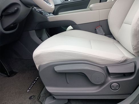 New 2026 Hyundai Santa Fe SE image 18