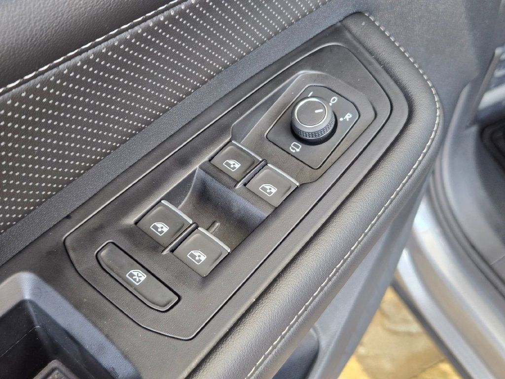 Used 2025 Volkswagen Atlas SEL Premium R-Line AWD/4WD image 12