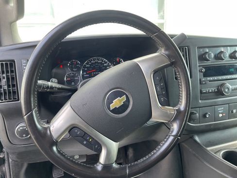 Used 2016 Chevrolet Express 3500 Extended image 13