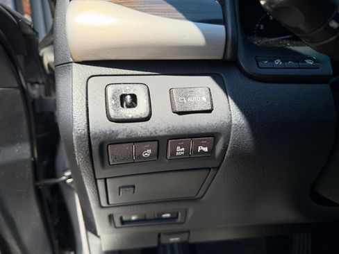 Used 2016 Lexus LS 460 Luxury w/ Comfort Package RWD image 11