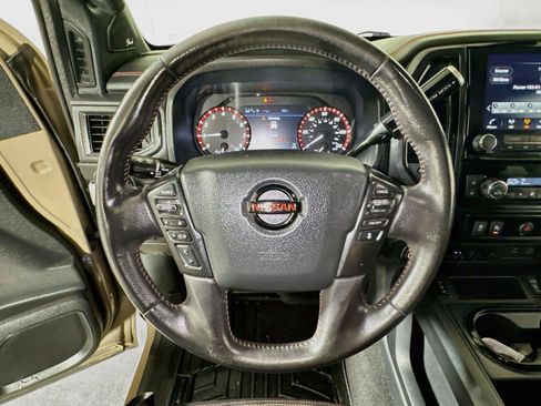 Used 2021 Nissan Titan PRO-4X w/ Pro-4x Convenience Package AWD/4WD image 9