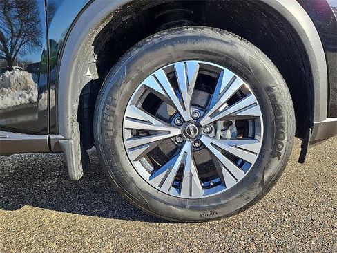 Certified 2023 Nissan Rogue SV w/ SV Premium B Package image 9