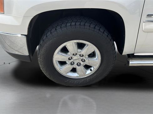 Used 2011 GMC Sierra 1500 SLE w/ SLE White Diamond Edition AWD/4WD image 16