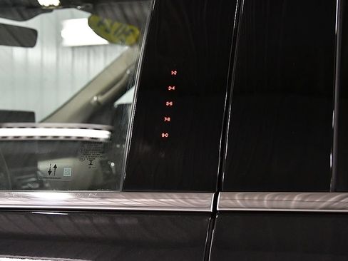 Used 2024 Lincoln Navigator Reserve AWD/4WD image 15
