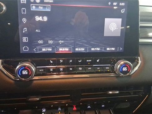 Used 2024 GMC Canyon Elevation w/ Convenience Package image 11