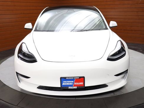 Used 2023 Tesla Model 3 Standard Range image 16