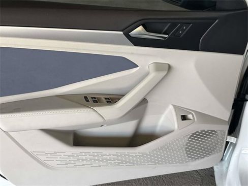 New 2025 Volkswagen Jetta SE image 22