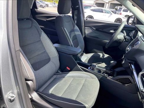 Used 2023 Chevrolet TrailBlazer LT FWD image 10