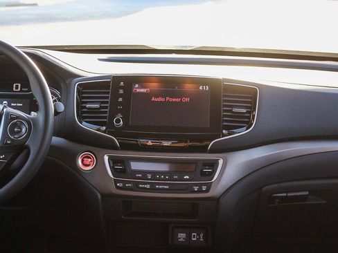 Used 2023 Honda Ridgeline Sport image 14