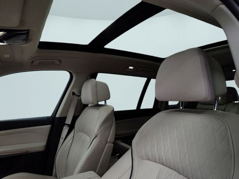 Used 2020 BMW X7 xDrive40i w/ Executive Package image 18