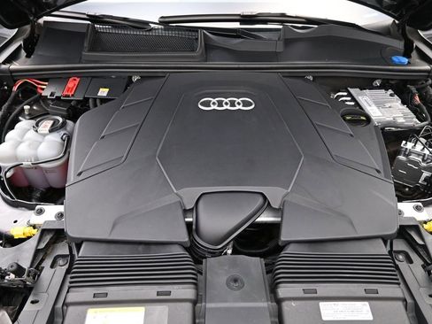 Used 2024 Audi Q7 3.0T Prestige image 27