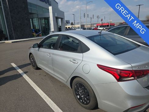 Used 2020 Hyundai Accent SE image 3