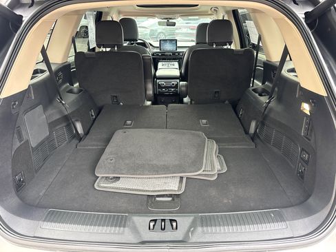 Certified 2023 Lincoln Aviator AWD w/ Premium Package image 9