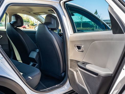 New 2026 Kia K4 LXS FWD image 9