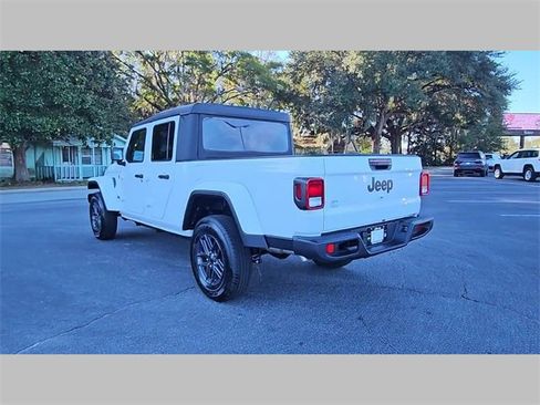 New 2026 Jeep Gladiator Sport image 29