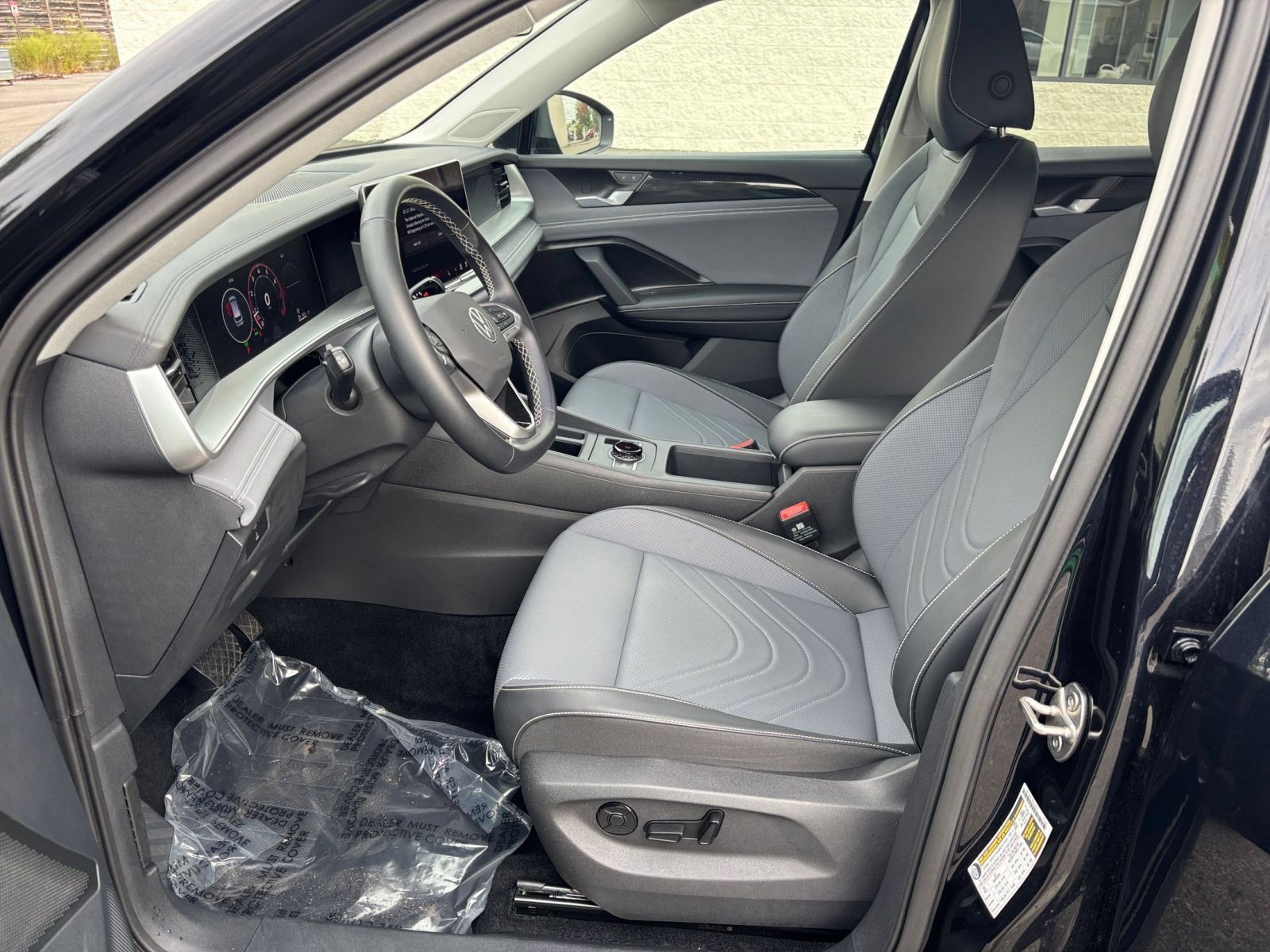 Used 2026 Volkswagen Tiguan SE AWD/4WD image 29