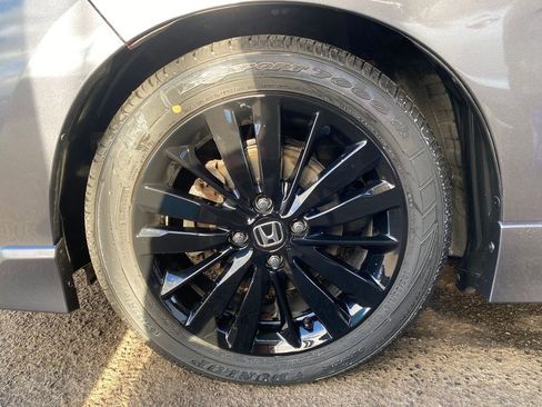 Used 2018 Honda Fit Sport image 9