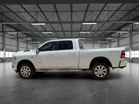 Used 2024 RAM 2500 Laramie w/ Sport Appearance Package AWD/4WD image 2