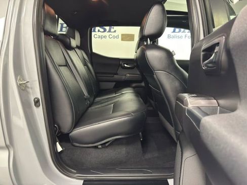 Used 2019 Toyota Tacoma TRD Off-Road AWD/4WD image 21