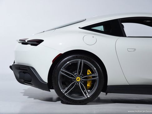 Used 2024 Ferrari Roma image 11