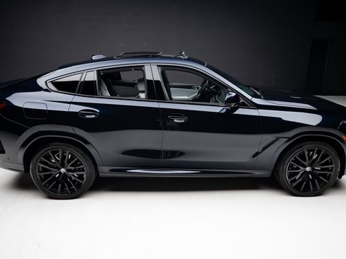 Used 2023 BMW X6 M50i w/ Parking Assistance Package AWD/4WD image 35