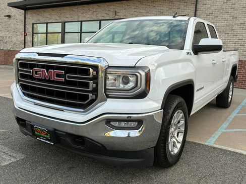Used 2018 GMC Sierra 1500 SLE w/ SLE Value Package AWD/4WD image 1