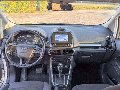 Used 2018 Ford EcoSport SE image 8