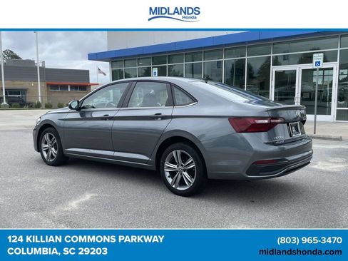 Used 2024 Volkswagen Jetta SE FWD image 4