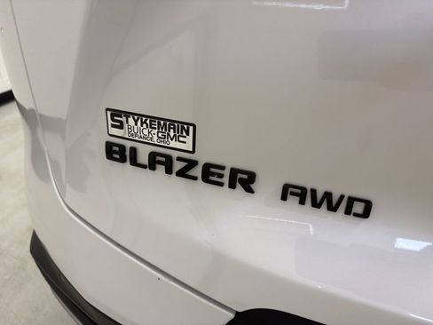 Used 2024 Chevrolet Blazer LT w/ Sound & Technology Package AWD/4WD image 11