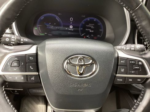 Used 2023 Toyota Highlander Limited image 24