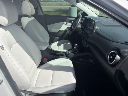 Used 2023 Hyundai Kona Limited image 11