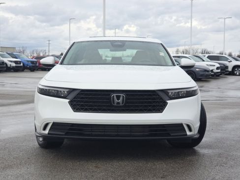 Used 2023 Honda Accord EX image 11