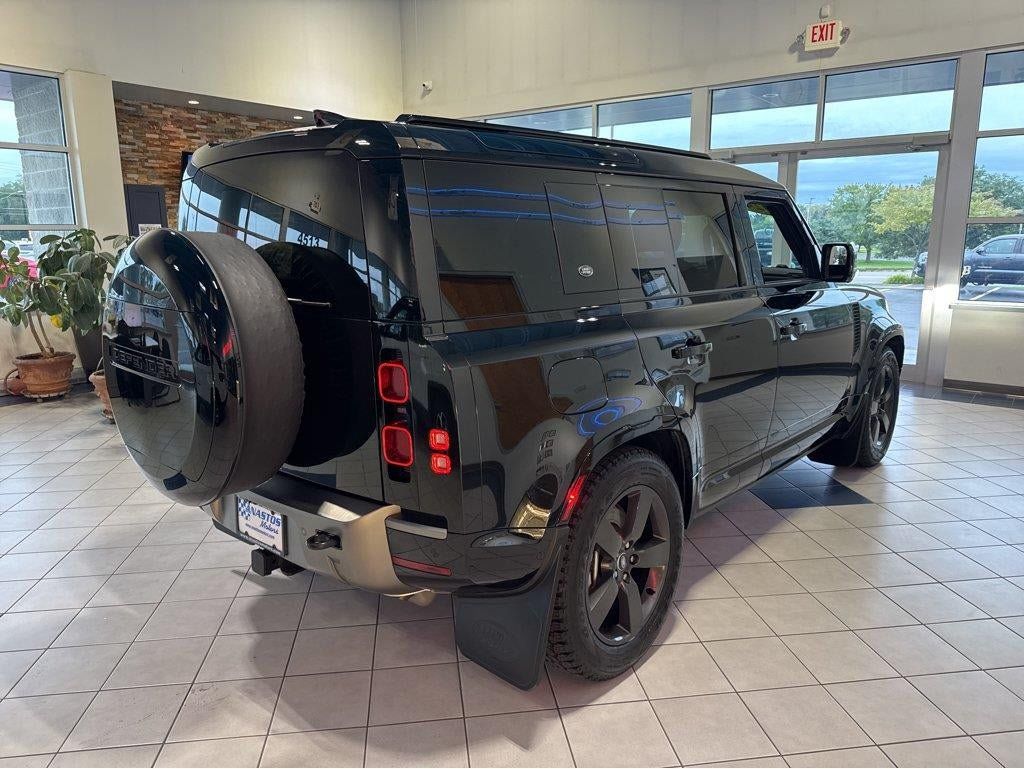 Used 2024 Land Rover Defender 110 X-Dynamic SE AWD/4WD image 15