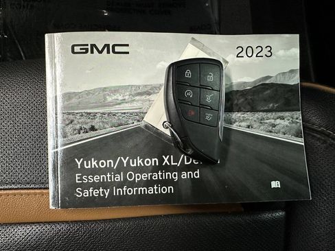 Used 2023 GMC Yukon XL AT4 w/ AT4 Premium Package AWD/4WD image 42