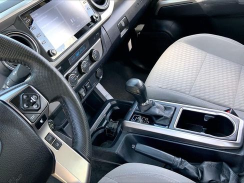 Used 2022 Toyota Tacoma SR5 RWD image 16