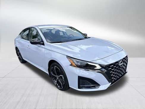 New 2025 Nissan Altima 2.5 SR FWD image 3