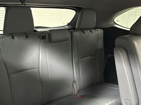 Used 2020 Toyota Highlander XLE image 17