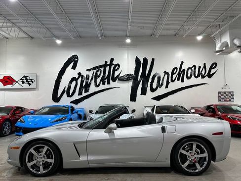 Used 2009 Chevrolet Corvette Convertible w/ Preferred Equipment Group RWD image 2