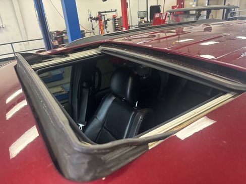 Used 2022 Jeep Grand Cherokee Limited image 5