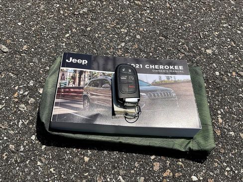 Certified 2021 Jeep Cherokee Limited image 10