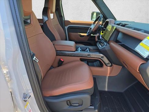 New 2026 Land Rover Defender 110 OCTA AWD/4WD image 10