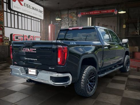 Certified 2025 GMC Sierra 1500 SLT AWD/4WD image 5