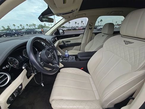 Used 2019 Bentley Bentayga AWD/4WD image 7