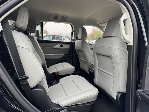 New 2026 Ford Explorer Active w/ Active Comfort Package image 12